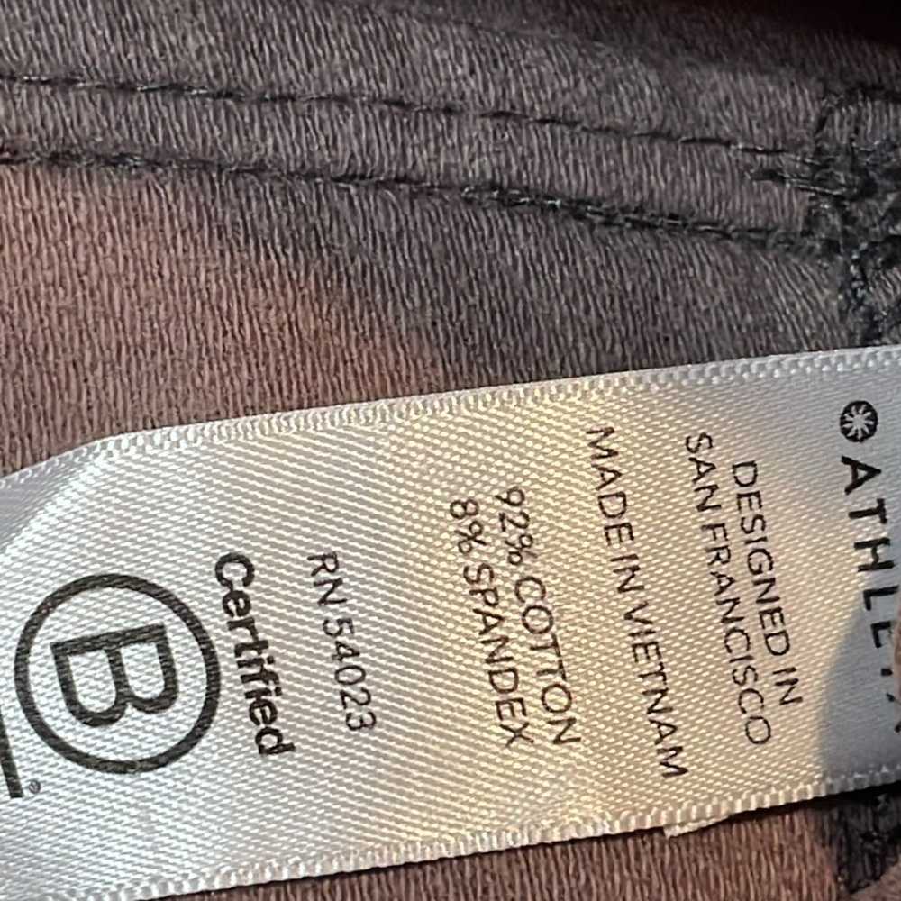 Athleta Black Olive Camo Farallon Jogger Travel Lifestyle Pant Size 2 - Picture 6 of 8